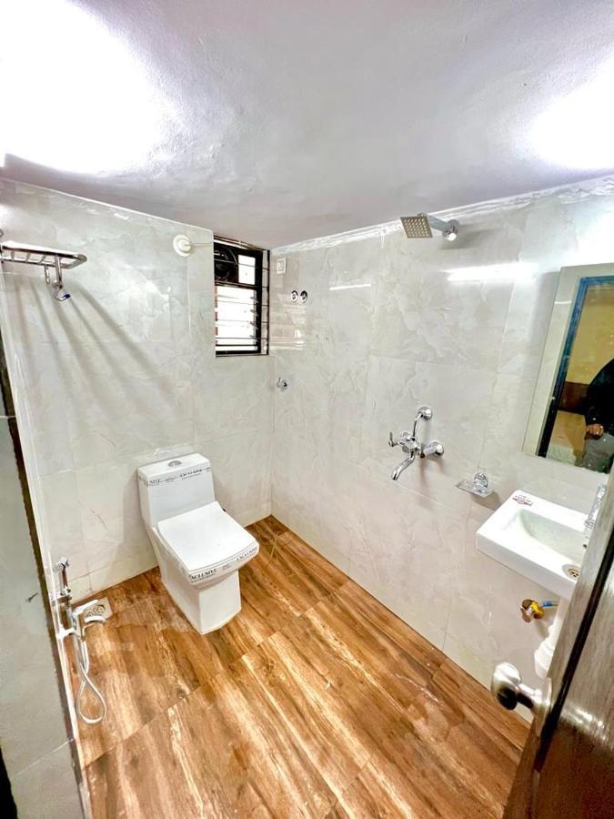 מלון פורבורים Prabhuvihar Residency מראה חיצוני תמונה