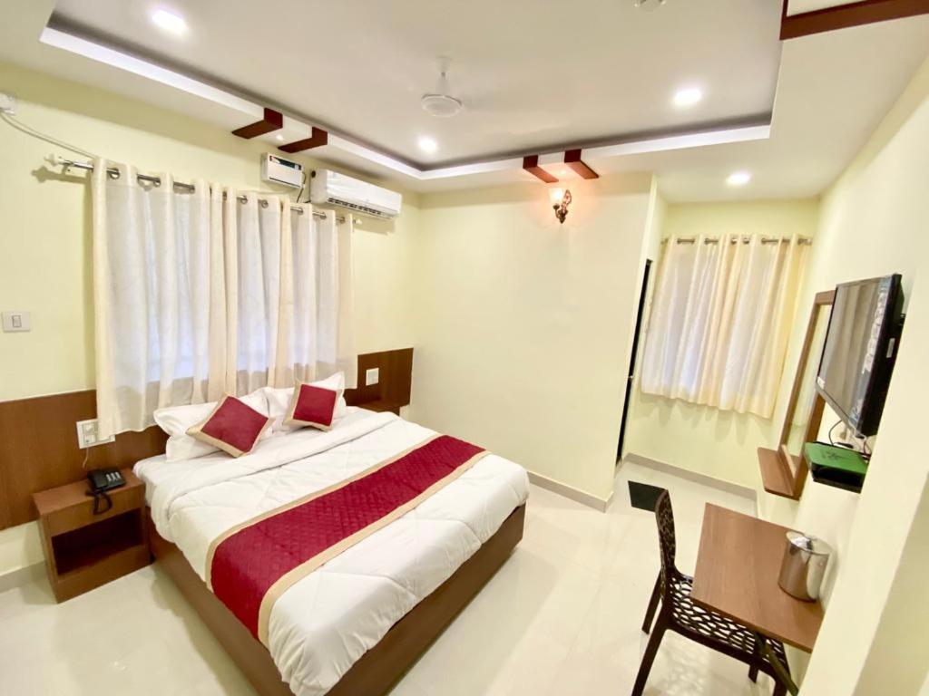 מלון פורבורים Prabhuvihar Residency מראה חיצוני תמונה