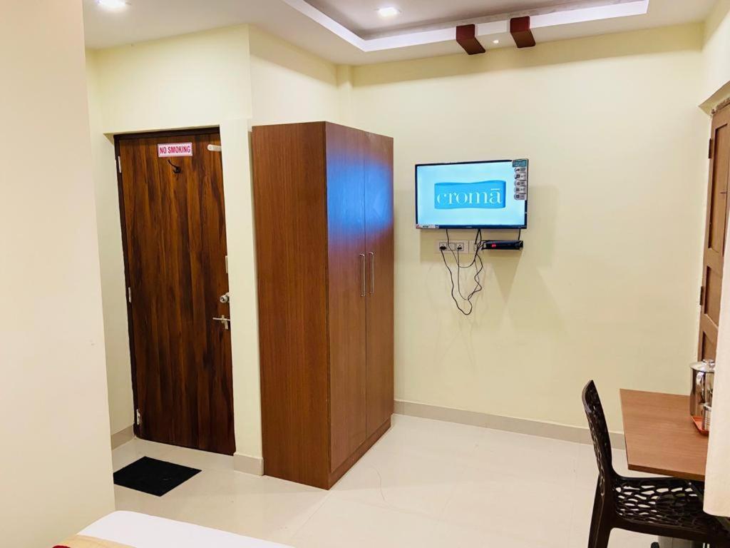 מלון פורבורים Prabhuvihar Residency מראה חיצוני תמונה