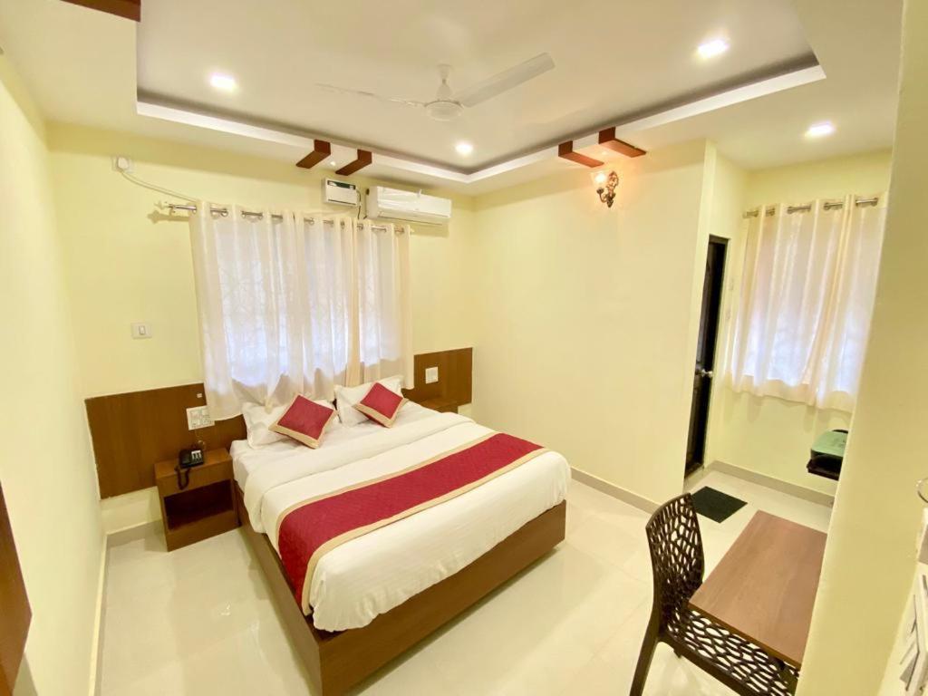 מלון פורבורים Prabhuvihar Residency מראה חיצוני תמונה