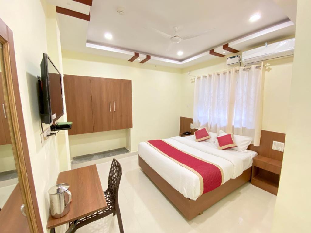מלון פורבורים Prabhuvihar Residency מראה חיצוני תמונה