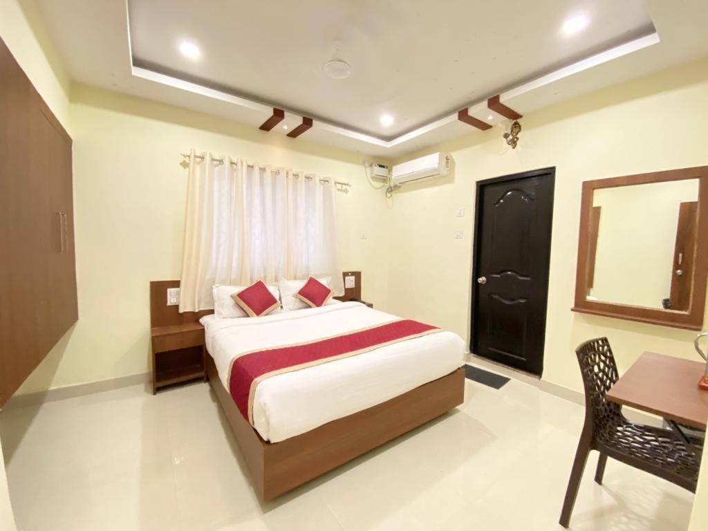 מלון פורבורים Prabhuvihar Residency מראה חיצוני תמונה