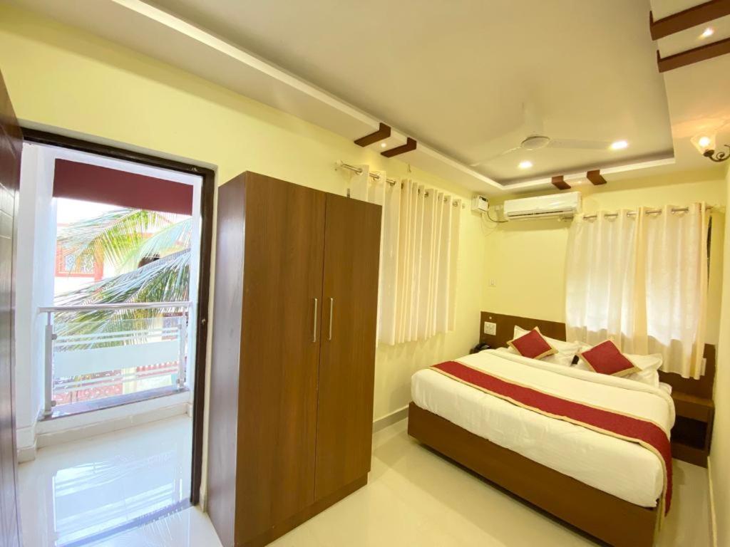 מלון פורבורים Prabhuvihar Residency מראה חיצוני תמונה
