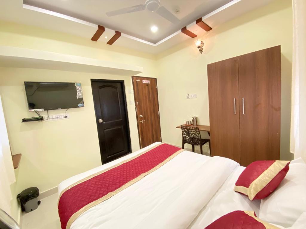 מלון פורבורים Prabhuvihar Residency מראה חיצוני תמונה